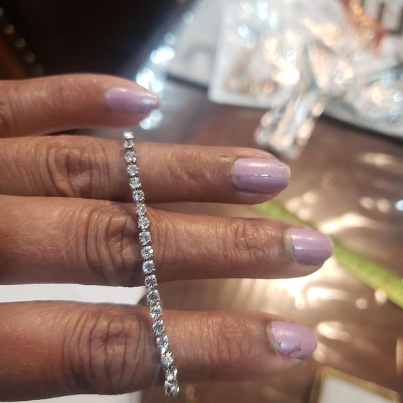 Adjustable Womens Bracelet - Picture 5 of 8